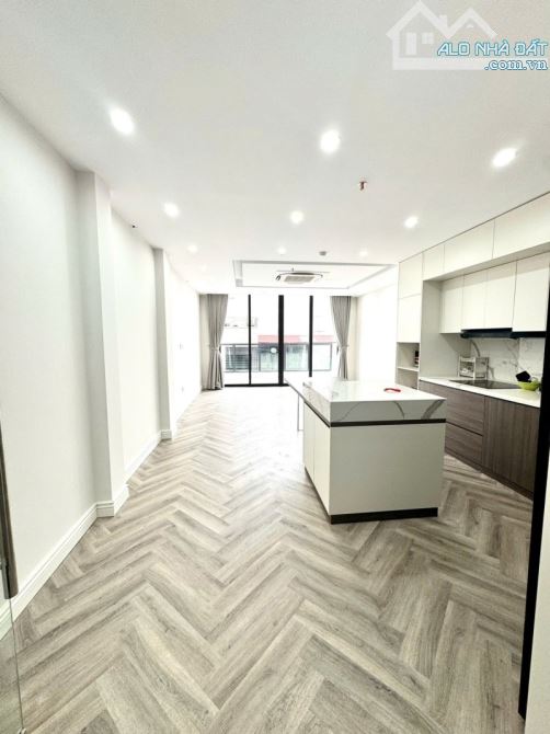 Bán tòa VP siêu đẹp tại Nguyễn Thị Định, Cầu Giấy, 70 m2, 8 tầng, 31.9 tỷ