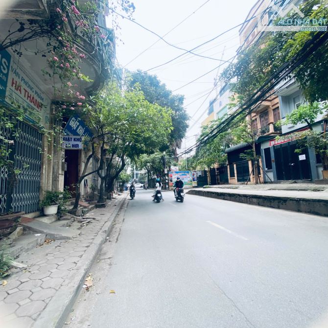 Mặt Phố Nguyễn văn Trỗi, Thanh Xuân 120m2 - Nhỉnh 20 tỷ - Ô tô Tránh, KD Đa Dạng.