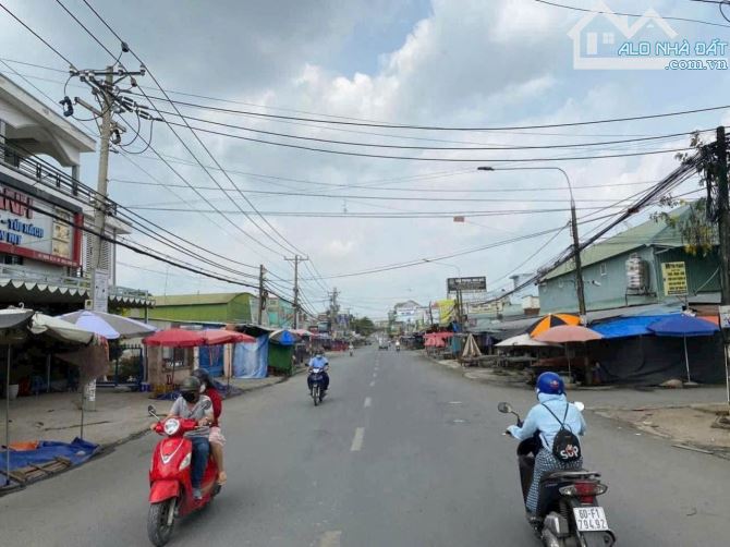 - Bán Mặt Tiền  bán mặt tiền 12 x 35m = 430m² Ngay Cạnh Chợ Trảng Dài. Biên Hòa