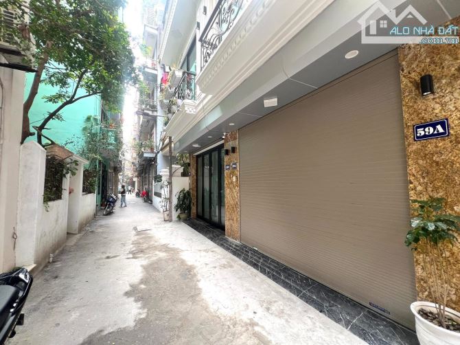 BÁN NHÀ PHÙNG CHÍ KIÊN CẦU GIẤY OTO VÀO NHÀ DT: 45m2- 6 tầng- Giá: 15.8tỷ