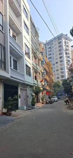 SIÊU PHẨM ĐẠI KIM - THANG MÁY CONTAINER TRÁNH NHAU - DIỆN TÍCH 53m x 6 TẦNG- MT4m -GIÁ 20T