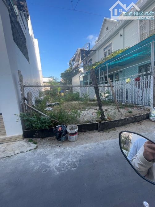 CẦN BÁN LÔ ĐẤT HẺM Ô TÔ ĐƯỜNG TRẦN QUANG DIỆU, P VĨNH HÒA, TP NHA TRANG GIÁ 2,5Ỷ