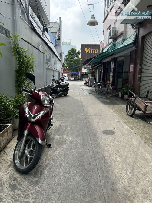 Bán nhà cũ diện tích to 4x23.5m Tô Hiến Thành P15 Quận 10