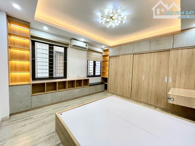 VẠN PHÚC HÀ ĐÔNG-5 TẦNG- VỊ TRÍ ĐẸP-TẶNG FULL NỘI THẤT- 15M RA OTO TRÁNH-CÁCH BƯU ĐIỆN HĐ