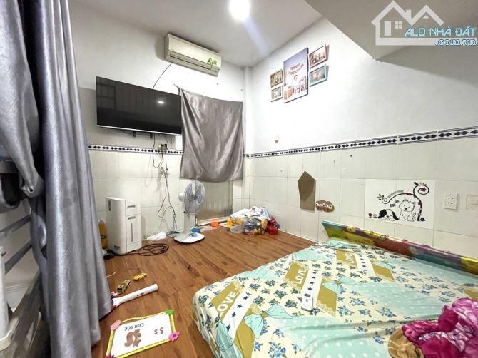 Bán nhà Âu Cơ, Phú Trung, Tân Phú, gần Đầm Sen, nhà 3 tầng đẹp, chỉ hơn 1 tỷ
