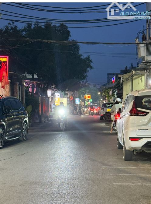 Bán nhà 2 tầng MT Đồng Kè, vị trí kinh doanh sầm uất, giá chính chủ rẻ nhất thị trường