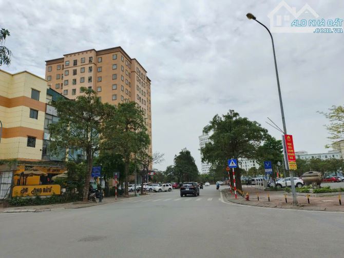 Giang Biên - Long Biên - thửa đất 63m2 - MT 4,6m - ô tô vào đất - ngõ rộng - giá đầu tư
