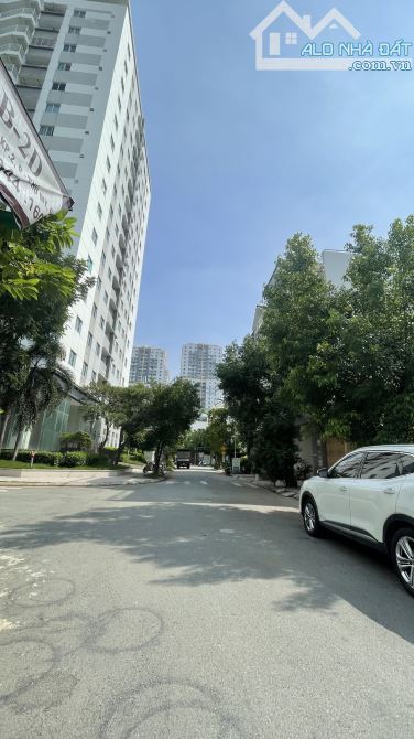 Bán căn nhà ngang 5m giá tốt nhất quận 7 chỉ có 13 tỷ