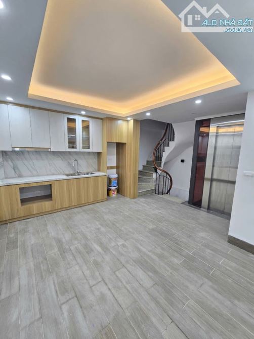 🌷SIÊU PHẨM BÁT KHỐI - NHÀ MỚI KOONG -DIỆN TÍCH 52m2 × 5 TẦNG  CHỈ HƠN 8 TỶ . 2 PHÚT TỚI C