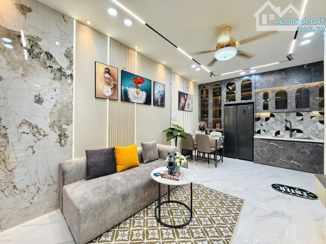 🌟 Nhà Đẹp Trần Nhật Duật Q1 - 52m² - 1 Trệt 2 Lầu ST - 4.8 Tỷ 🌟