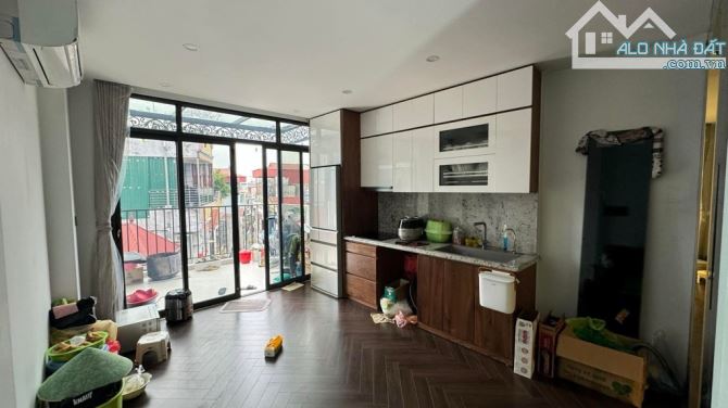 Bán nhà hiếm Đội Cấn, vị trí tuyệt vời, ngõ thông, DT 36m2 x 6T, thang máy, giá 10 tỷ