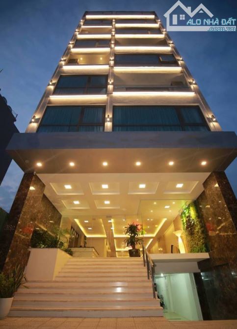 Bán Tòa Văn Phòng Mặt Phố Nguyễn Chí Thanh, Ba Đình DT 760m2, 15T, MT 22.5m. Giá Cực Rẻ