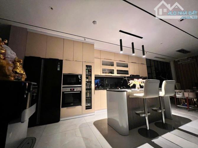 Bán tòa căn hộ dịch vụ đẳng cấp phố Đại Đồng, GARA, lô góc, 160m2 x 6 tầng, 52 tỷ
