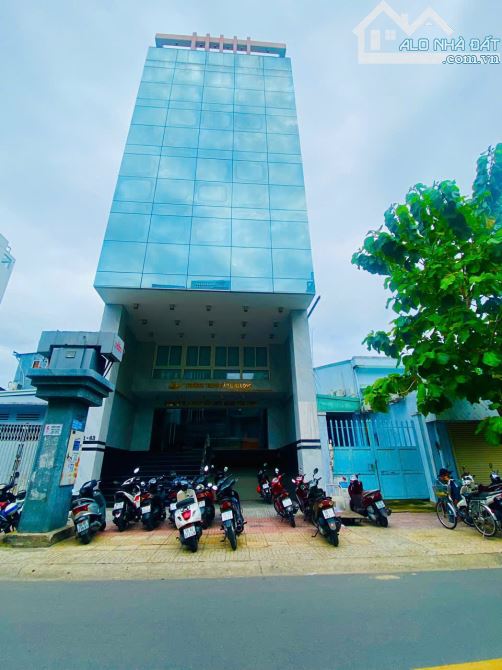 Tòa Nhà Siêu Hiếm NGAY TRẦN HƯNG ĐẠO Q5 (8*18m) – Mặt Tiền Đẹp – Hầm + 8 Tầng – Chỉ 69 Tỷ!