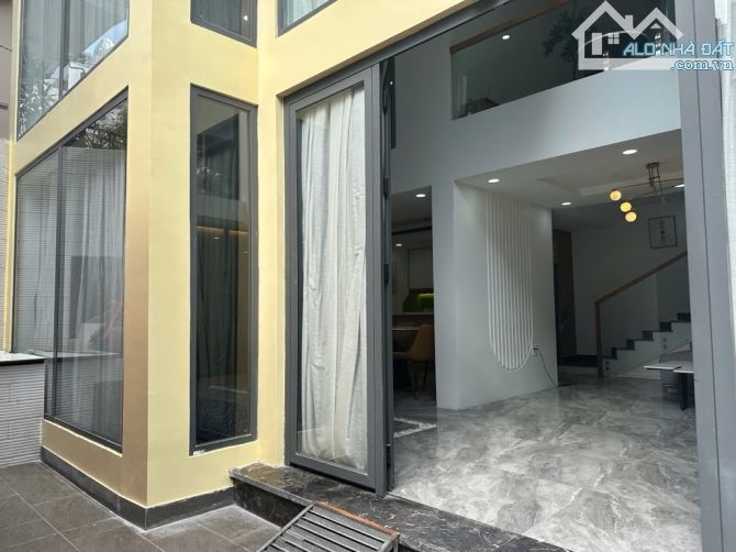 VILA MỚI XÂY, 5,7M X 12M, HẺM 7M, NỘI THẤT XỊN, HỒ BƠI TRONG NHÀ, GIÁ 11.9 TỶ - 10