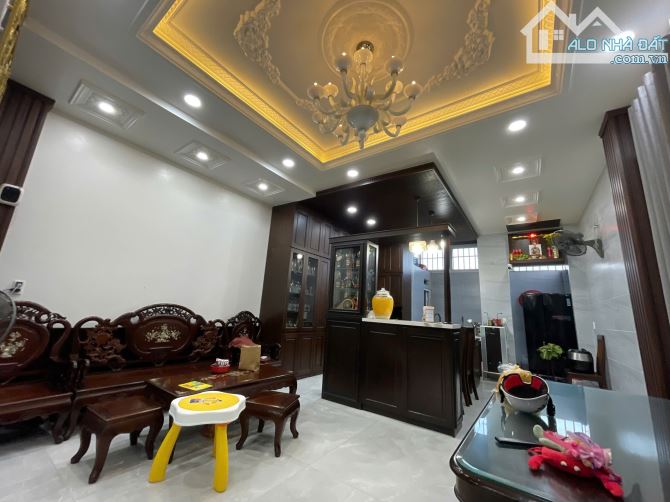 Biệt thự mini 5m x 22m, hẻm xe tải,tiền xây dựng và nội thất gần 5 tỷ,6 phòng ngủ chỉ 7.75 - 11