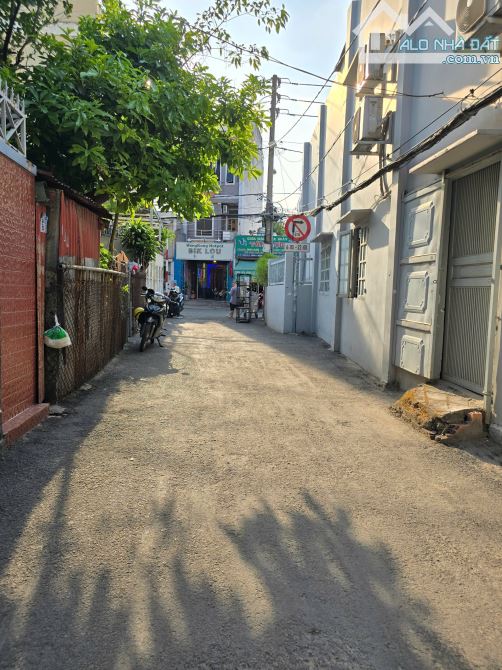 Bán nhà 4 tầng 5x17 HXH 1/ Đường Số 18, gần CV Làng Hoa, chợ HTT - 1