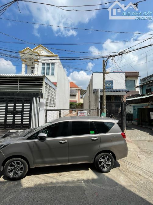 Bán gấp đất ngay ngã tư Linh Xuân, Thủ Đức, DT 74m2 (4 x 18,5) giá 4,2 tỷ - 1
