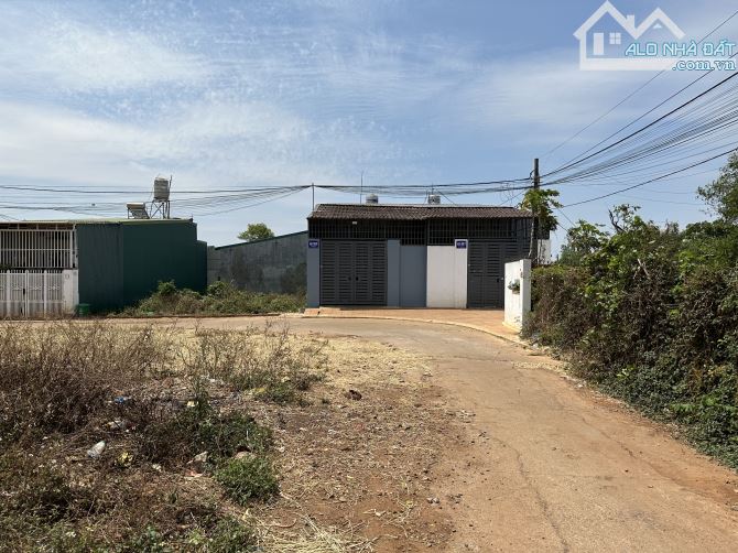 Cần bán lô đất y moan rẽ trái hẻm 451/99 hẻm thông ô tô - 1