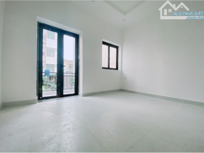 SIÊU PHẨM NHÀ 4 TẦNG MỚI TINH, NGANG KHỦNG 5,5M - GẦN KHU ĐÔ THỊ MỚI QUẬN 8 - GIÁ CHỈ 4,4 - 1