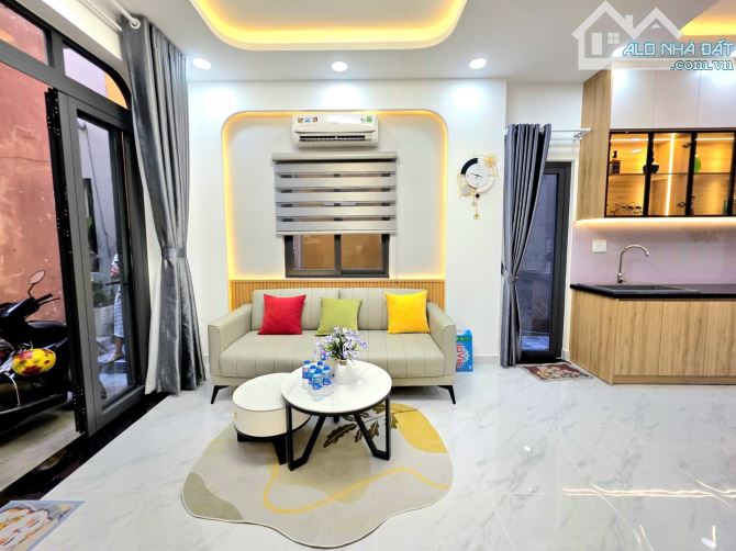 Bán nhà mới Q1, gần hẻm xe hơi 4m × 8m, nhà đúc BTCT, Sổ Hồng Riêng, nhỉnh 5 tỷ TL - 1