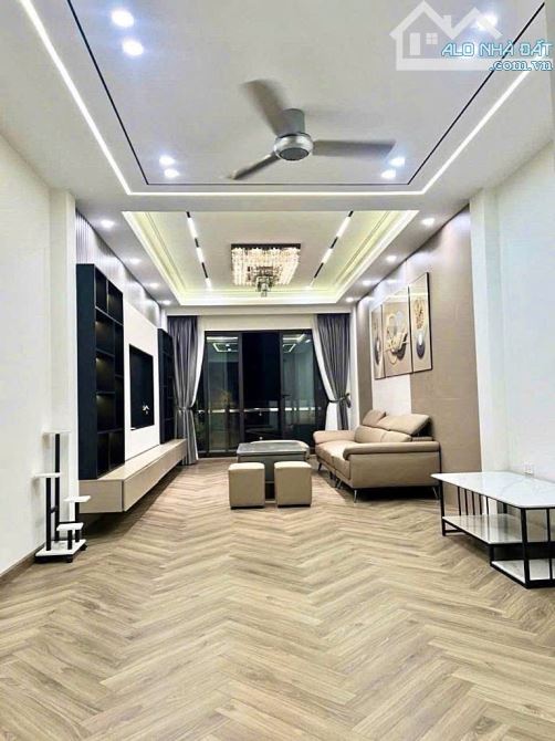 BÁN NHÀ THẠCH BÀN GẦN 40M 6T MT4M CHIR 6.89TY-Ô TÔ ĐỖ CỬA - 1