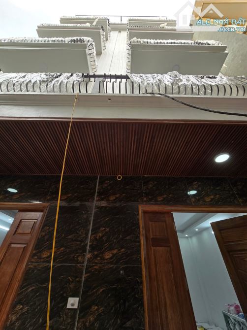 BÁN NHÀ XUÂN LA XUÂN ĐỈNH OTO ĐỖ CỔNG DT: 40m2 6 Tầng- GIÁ: 9.3TỶ - 1