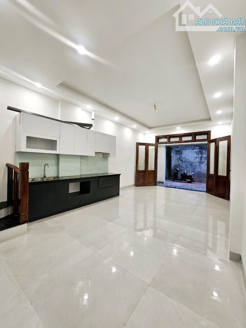Bán nhà phúc đồng mới coong -thang máy-gần ôtô, giá 8tỷ nhỉnh - 1