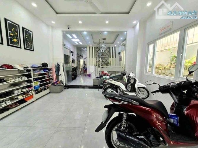 BÁN NHÀ SÁT MTKD ĐANG CHO THUÊ ĐƯỜNG LÝ CHÍNH THẮNG, QUẬN 3. GIÁ 3,78TỶ/ 5,5x14M (77M2) - 1