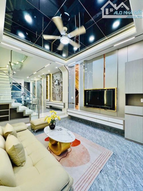 🌟 Cơ Hội Vàng Nhà Đề Thám Q1 - 51m² - 1 Trệt 2 Lầu ST - Chỉ 4.8 Tỷ 🌟 - 1