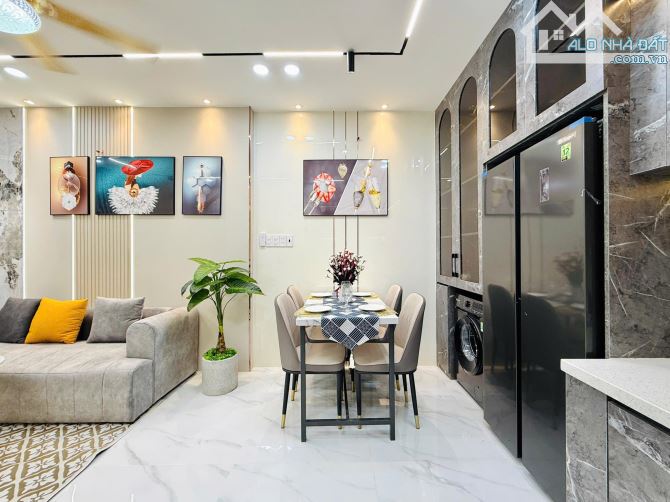 🌟 Nhà Đẹp Trần Nhật Duật Q1 - 52m² - 1 Trệt 2 Lầu ST - 4.8 Tỷ 🌟 - 1