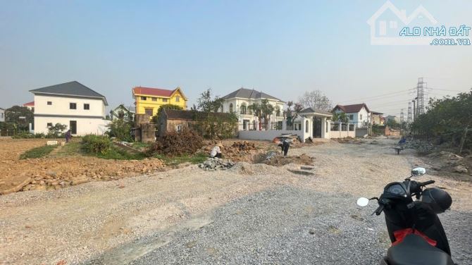 Vị trí siêu đẹp, cần bán đất Thụy Lâm Đông Anh, đường 10m, đón dự án Vingroup, giá 4 tỷ 9 - 1