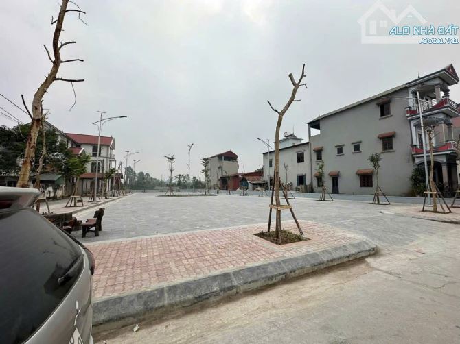 Khu vực nhiều dự án đang làm, cần bán đất Việt Hùng Đông Anh, trục chính, giá 86tr/m2 - 1