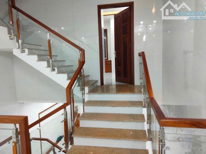 Nhà 3 Tầng Mặt Tiền ngay trung tâm quận liên chiểu đi 5 bước đến Chợ Hòa Khánh - Kinh Doan - 1