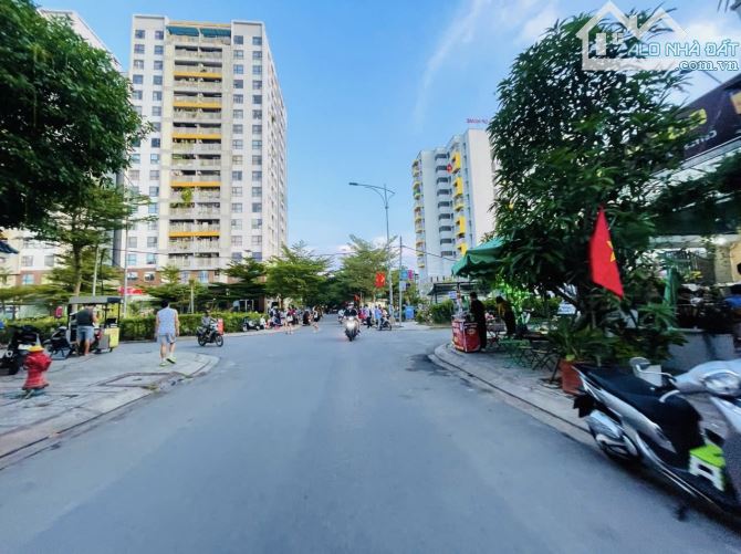 Nhà 4 tầng, ngang 5,6m - Đường 10M vỉa hè- Lê Đức Thọ khu VIP đồng bộ - 1