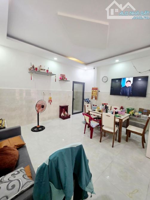 Bán nhà An Dương Vương 72m2 2 tầng 1 sẹt xe hơi thẳng tắp, nhích 7 tỷ - 1