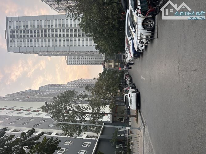 đẳng cấp.  Ngõ ô tô tránh – 7 chỗ vào nhà thoải mái, phù hợp kinh doanh đa dạng mô hình. - 2