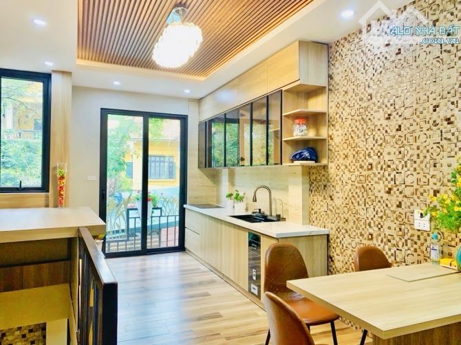 Bán Nhà Đẹp Nguyễn Văn Cừ Dân Xây - Ở Kết Hợp Kinh Doanh - 2 Thoáng Vinh Viễn - Mt 4,5m - 2