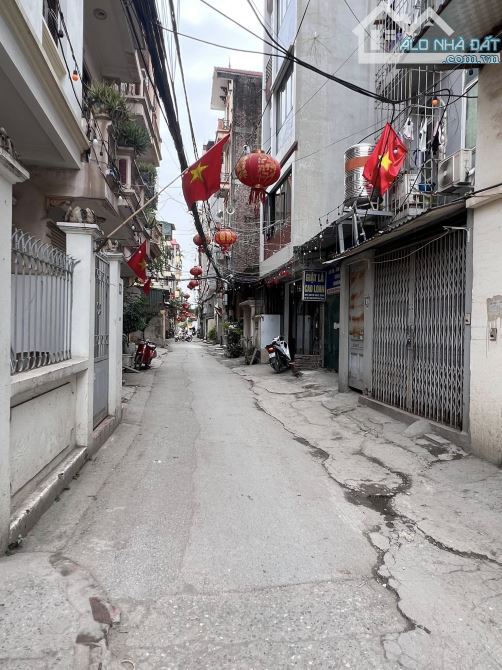 BÁN ĐẤT KIM GIANG . LÔ GÓC MẶT NGÕ Ô TÔ QUA . MT 4,6M . HÀNG HIẾM GẦN LINH DÀM CẦU DẬU - 2