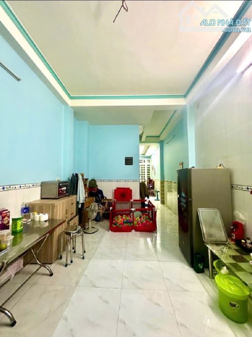 🏡 Xe hơi vào nhà - Tân Bình Giáp Q10 - 4,2 x 16 - 4 tầng 💰 Giảm còn 9tỷ tl - 2