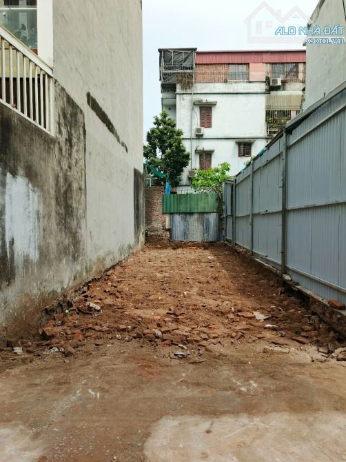 Giang Biên - Long Biên - thửa đất 63m2 - MT 4,6m - ô tô vào đất - ngõ rộng - giá đầu tư - 2