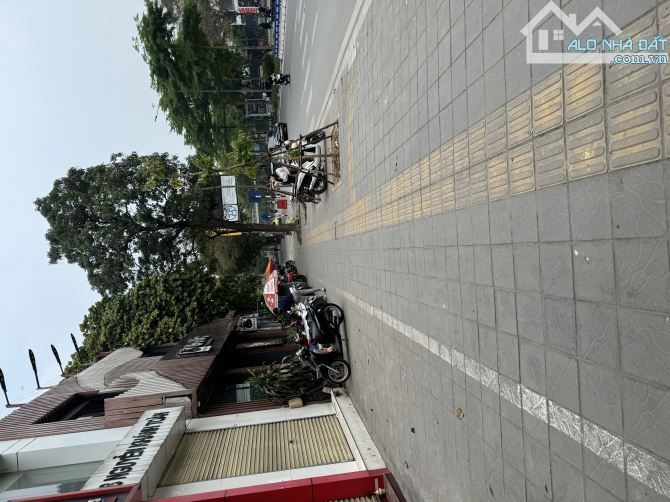 Bán nhà mặt phố Lê Thanh Nghị HBT 9 tầng thang máy vỉa hè kinh doanh văn phòng đỉnh DT 265