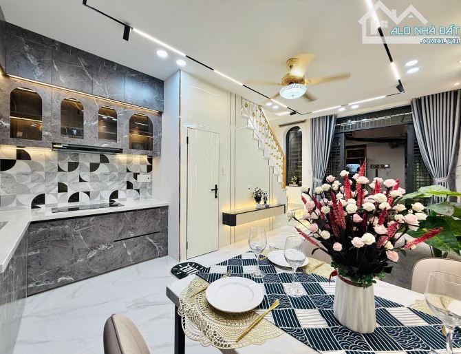 🌟 Nhà Đẹp Trần Nhật Duật Q1 - 52m² - 1 Trệt 2 Lầu ST - 4.8 Tỷ 🌟 - 2