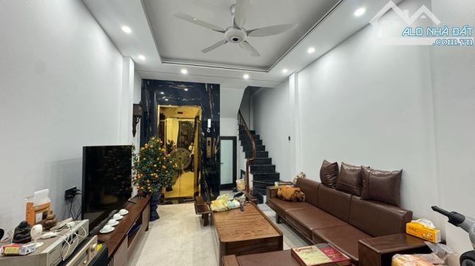 Bán nhà hiếm Đội Cấn, vị trí tuyệt vời, ngõ thông, DT 36m2 x 6T, thang máy, giá 10 tỷ - 2