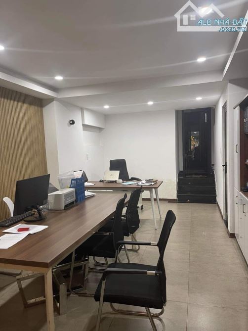 BÁN  GẤP NHÀ LÊ THANH NGHỊ HẢI CHÂU DÒNG TIỀN 40TR/THÁNG - 2