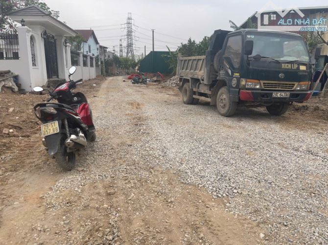 Vị trí siêu đẹp, cần bán đất Thụy Lâm Đông Anh, đường 10m, đón dự án Vingroup, giá 4 tỷ 9 - 2