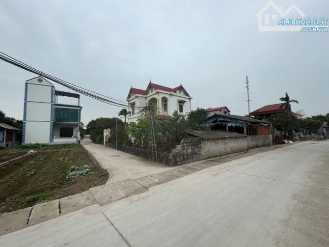 BÁN ĐẤT ĐÔNG TẢO-KHOÁI CHÂU-HƯNG YÊN- Ô TÔ VÀO ĐẤT- MẶT TIỀN RỘNG- 58m2-1,95 tỷ - 2