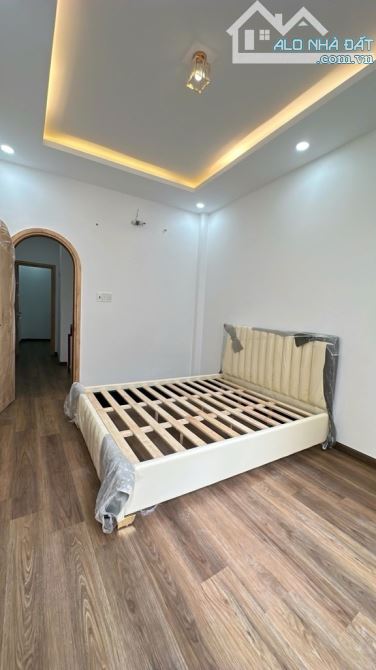 NHÀ MỚI THIẾT KẾ HIỆN ĐẠI-4TẦNG-NGANG 4M-HẺM 3M - KHÁNH HỘI-QUẬN 4-6.74T TL - 3