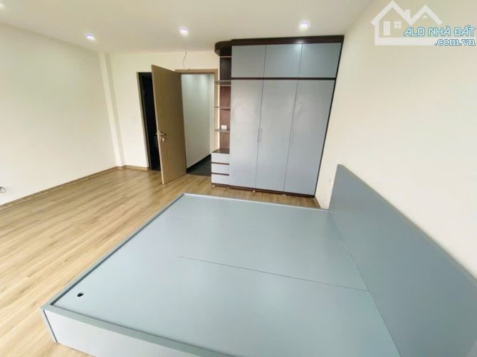 BÁN NHÀ THẠCH BÀN GẦN 40M 6T MT4M CHIR 6.89TY-Ô TÔ ĐỖ CỬA - 3