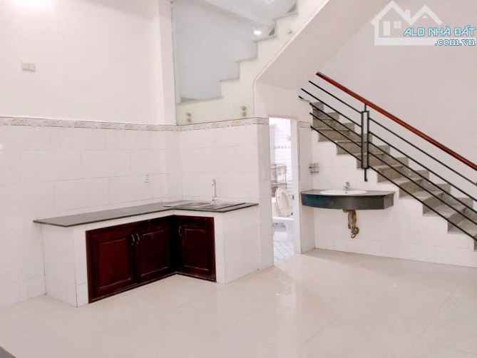 HẺM XE HƠI 4.5M NGAY QUỐC LỘ 13 HBP THỦ ĐỨC - NHÀ 3 TẦNG 4PN - SỔ RIÊNG HOÀN CÔNG, 5.05Tỷ - 3